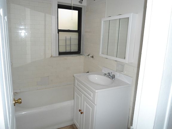 2nd image of 2064 31st St APT A5