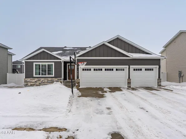 439 59th Ave S, Grand Forks, ND 58201