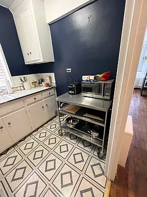 Rented by Standard Living Realty Inc | media 27