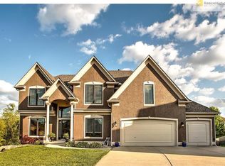 4605 NE 63rd St, Gladstone, MO 64119