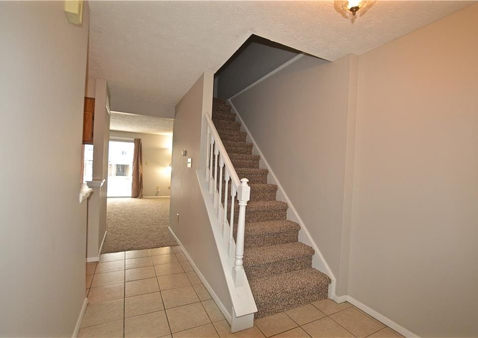 2nd image of 10194 Dedham Dr