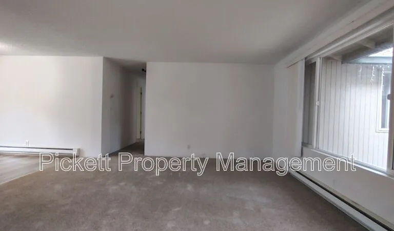 1803 Winfield Ave #B — Photo 3