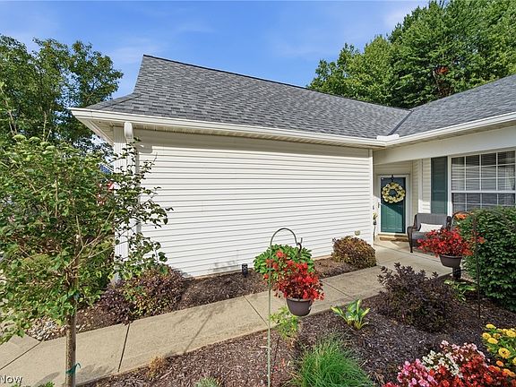 3rd image of 6853 Savannah Dr
