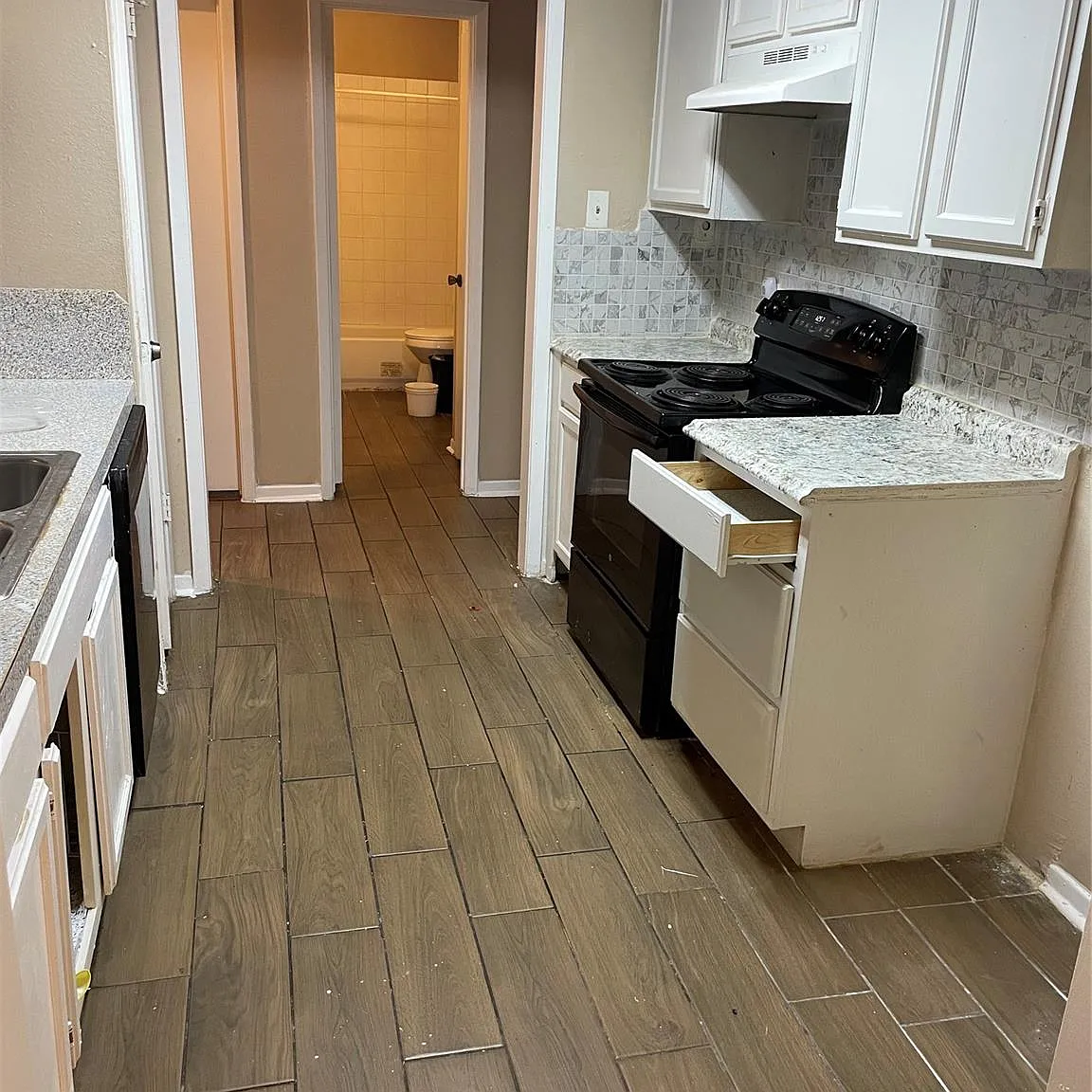 3 bed, 2.0 bath, 1990 sqft, $2,000 — Photo 4