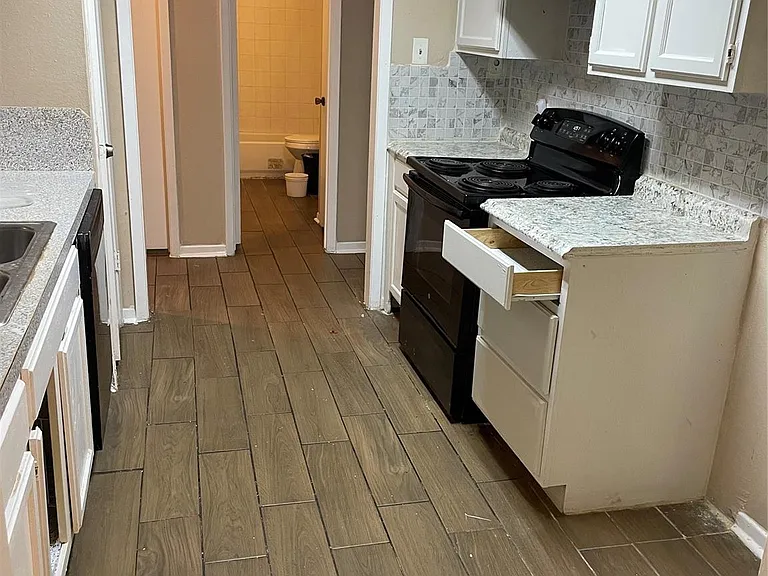 12419 Sungate Ln — Photo 4