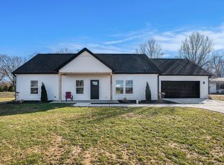 24669 Edgewood Dr, Sturgis, MI 49091