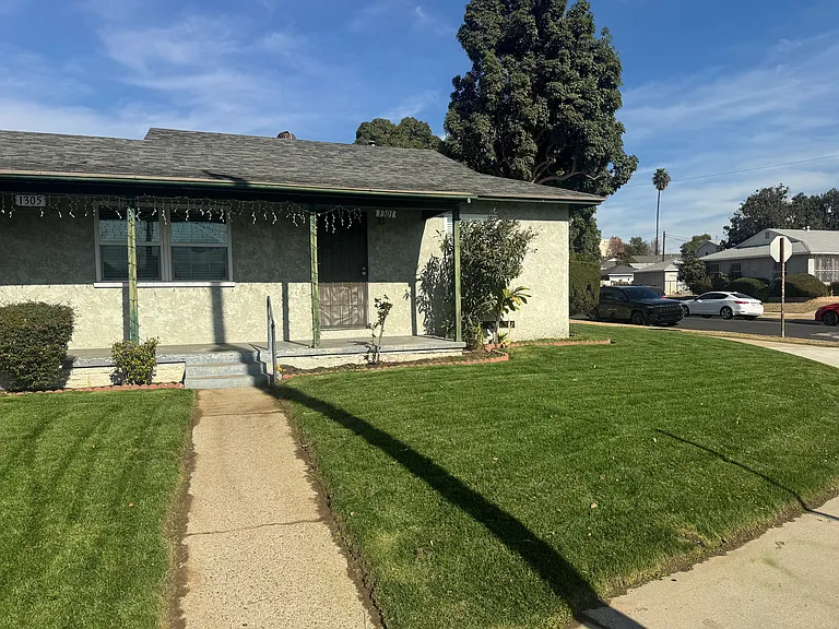 1301 W 1st St — Photo 1