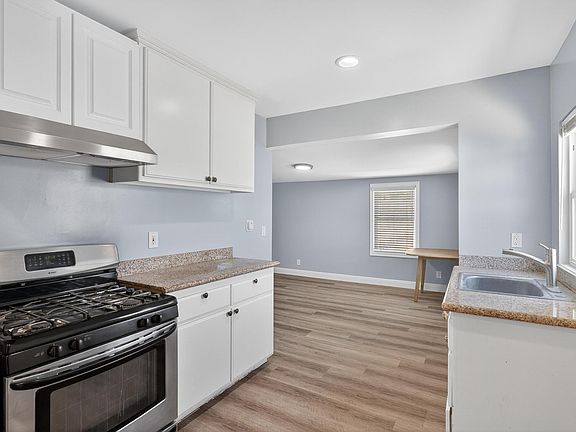 3rd image of 3213 1/2 W 154th Pl