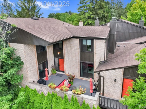 4154 Wabeek Lake Dr S, Bloomfield Hills, MI 48302
