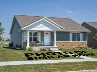 5988 Mississippi Ave, Davenport, IA