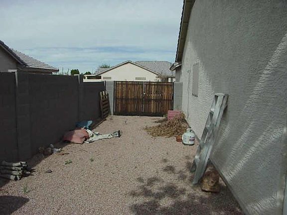 3rd image of 705 E Jasmine Street