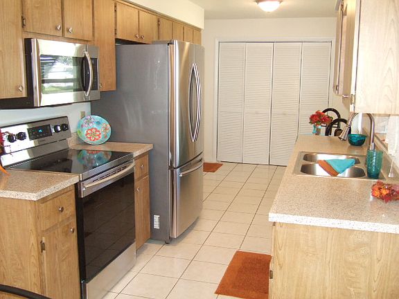 5th image of 79 W Royal Fern Pl