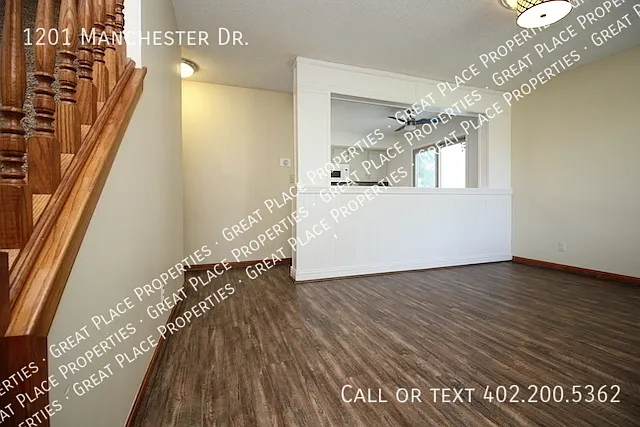 1201 Manchester Dr — Photo 23