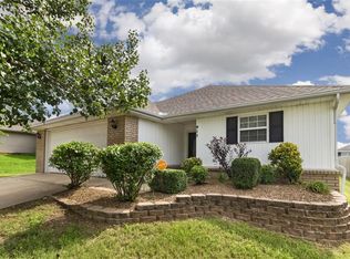 911 SW Krug Rd, Bentonville, AR 72712