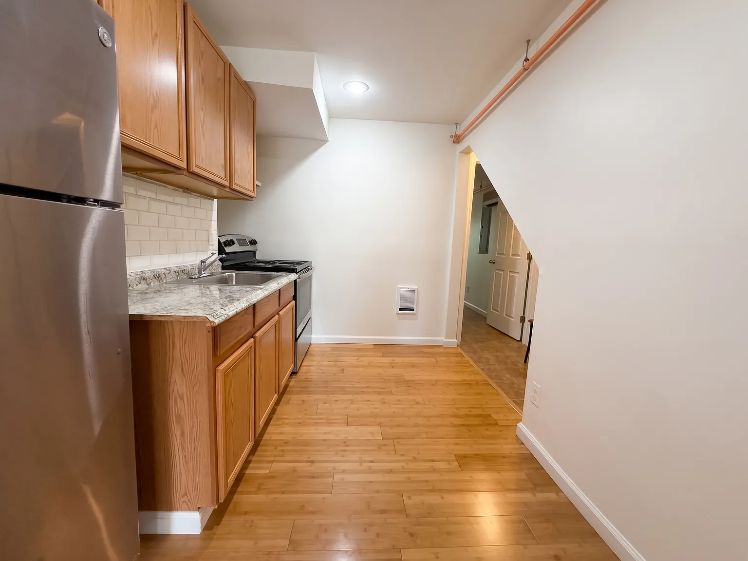 113 W Girard Ave — Photo 4