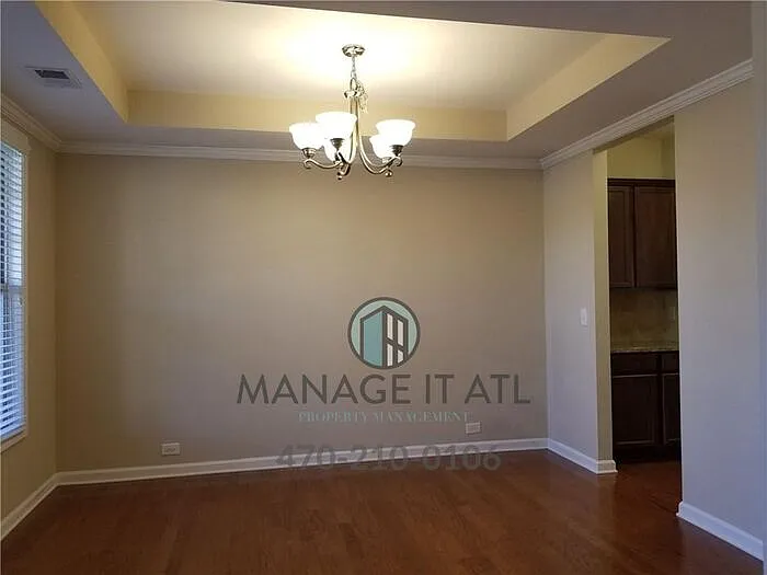 3673 Fallen Oak Dr — Photo 3