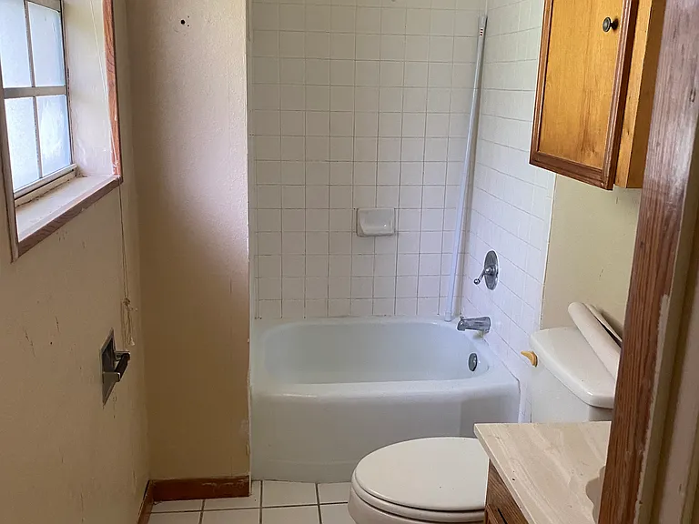 223 Driftwood St — Photo 10