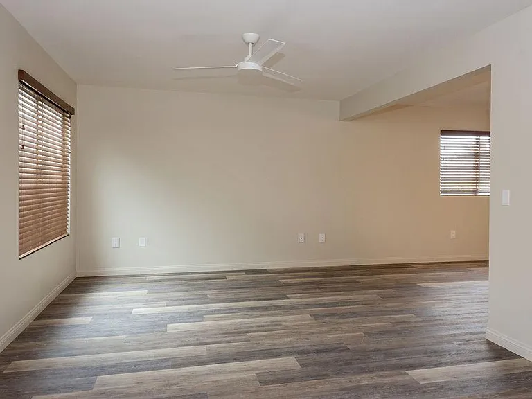 954 Agate St — Photo 3