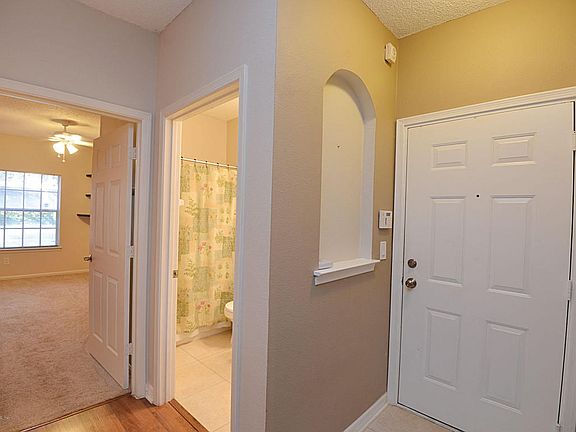 Foyer & entrance