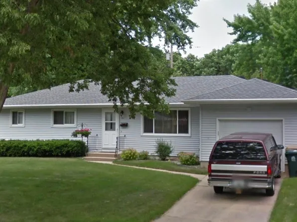 701 Chickadee Ct, Madison, WI 53714