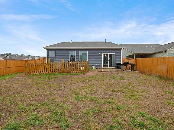 5th image of 637 Ivywood Pl