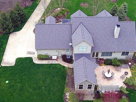 3rd image of 11855 Starbush Ct