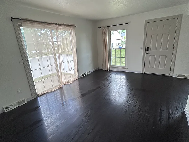 6553 Engle Rd — Photo 7