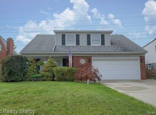 34143 Coachwood Dr, Sterling Heights, MI 48312