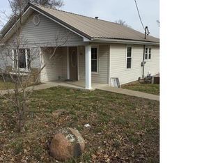 301 1st St, Park Hills, MO 63601
