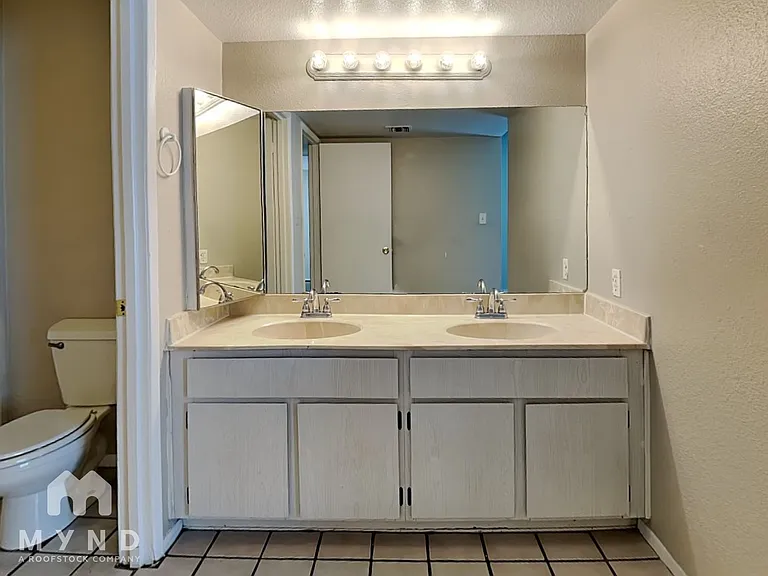 8343 N 59th Dr — Photo 9
