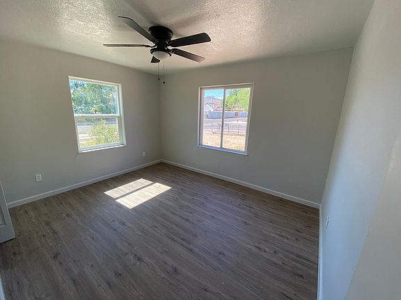 4th image of 301 E Carol Ave Unit 1