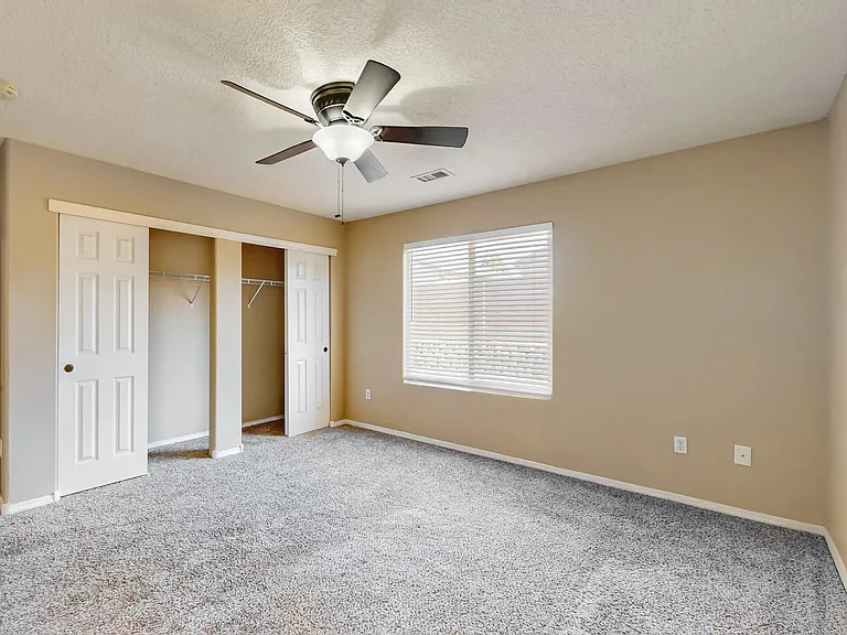 1041 Spring Valley Rd NE — Photo 3