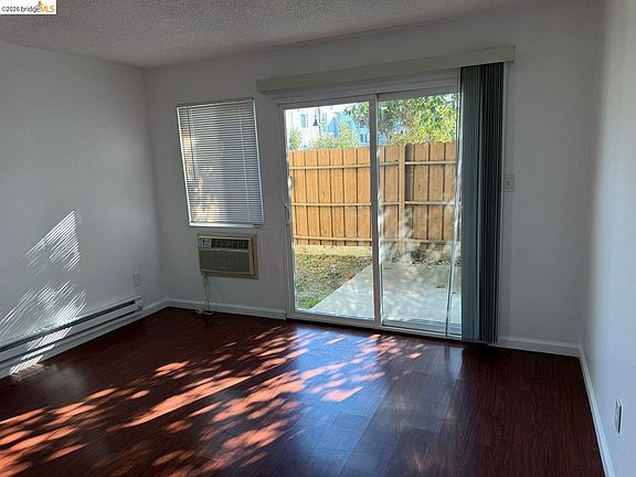 5th image of 423 Gregory Ln APT 30
