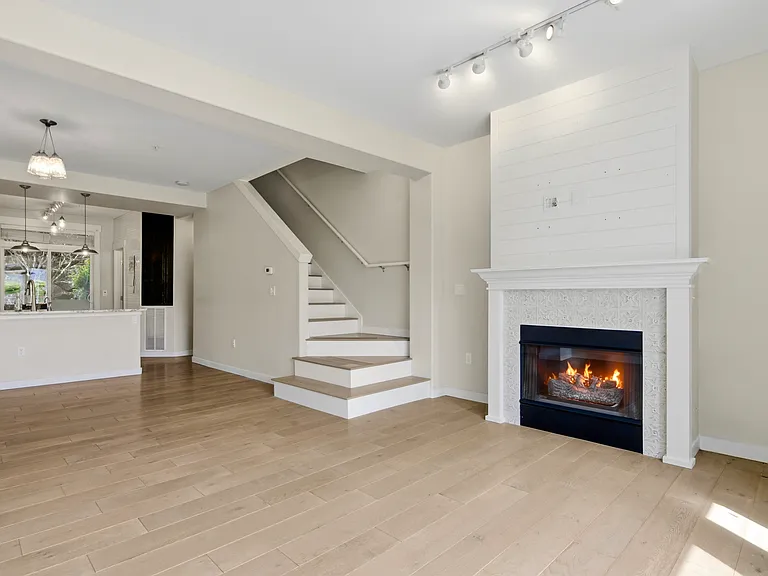 23300 SE Black Nugget Rd #H4 — Photo 5
