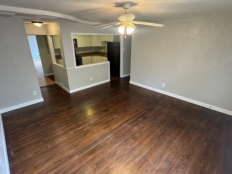 9706 Wendell Dr — Photo 3