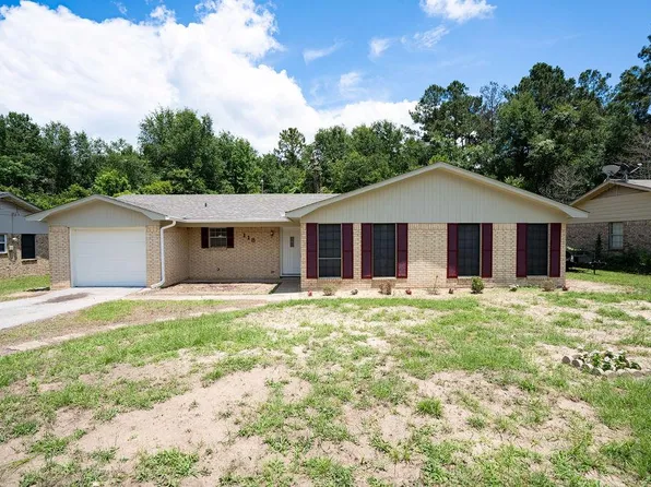 118 Redwood Dr, Palestine, TX 75801