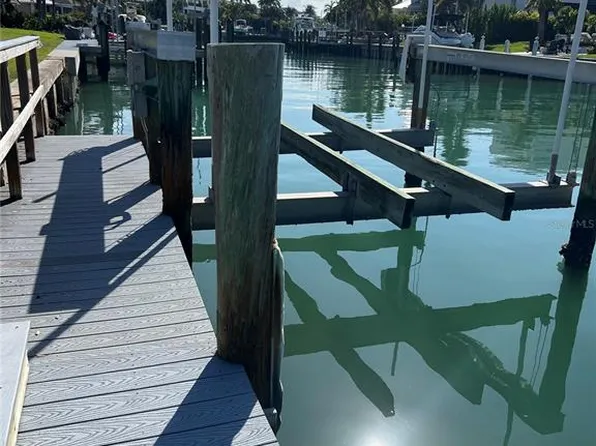 418 Meadow Lark Dr, Sarasota, FL 34236