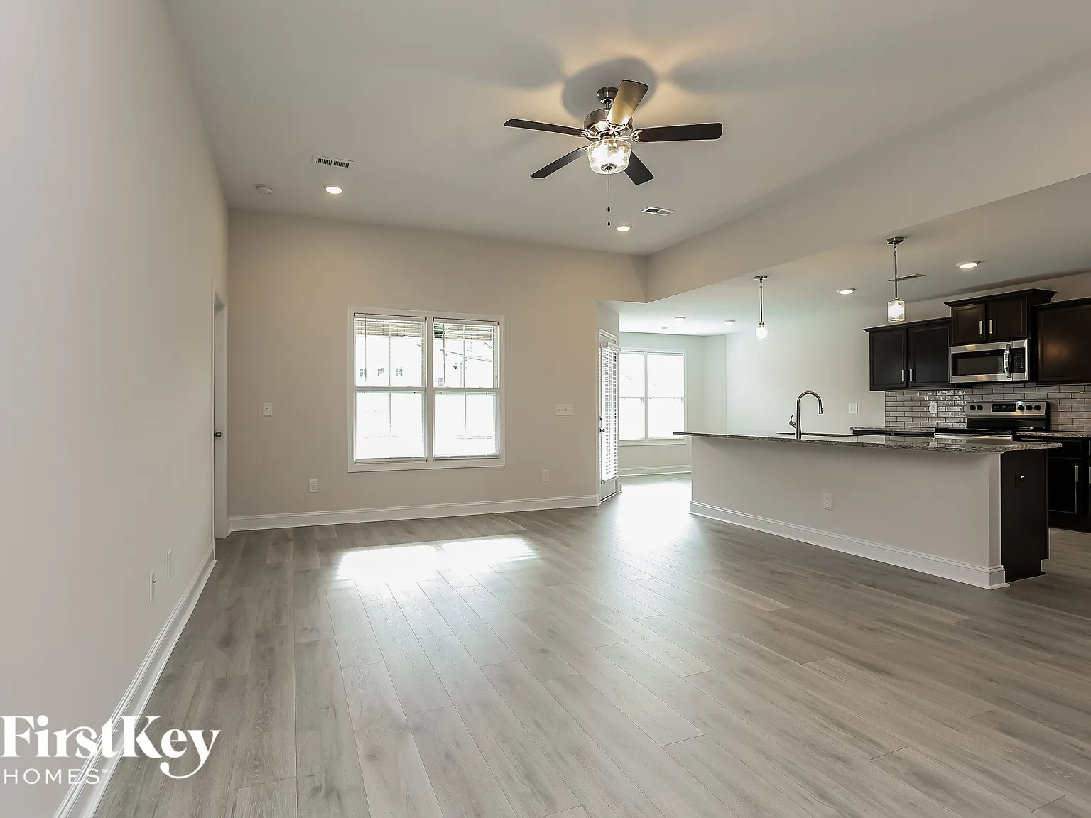 3 bed, 3.0 bath, 2069 sqft, $1,935 — Photo 3