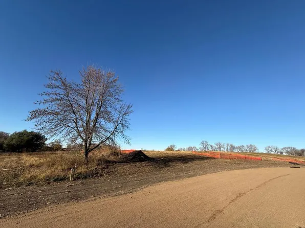 2 Alivias Ave, Pelican Rapids, MN 56572