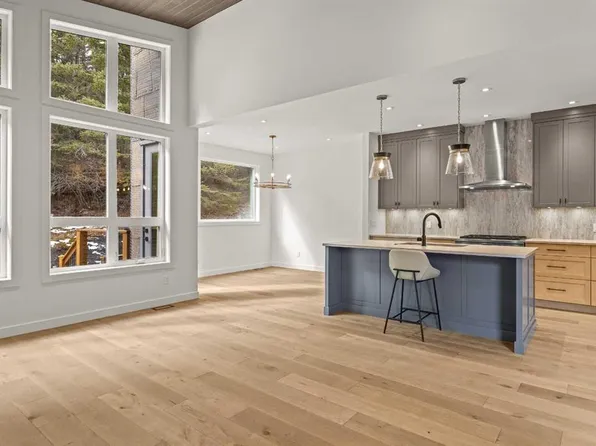 249A NW Three Sisters Dr, Canmore, AB T1W 2M7