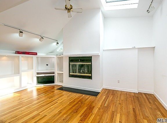 4th image of 12 Gutheil Ln