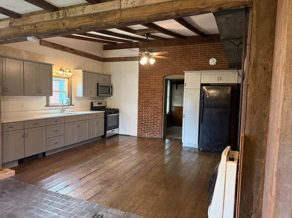 323 W King St, East Berlin, PA 17316