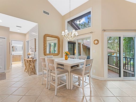 3rd image of 2341/2343 Boxwood Ln #2341