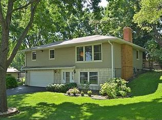 1617 132nd St W, Burnsville, MN 55337