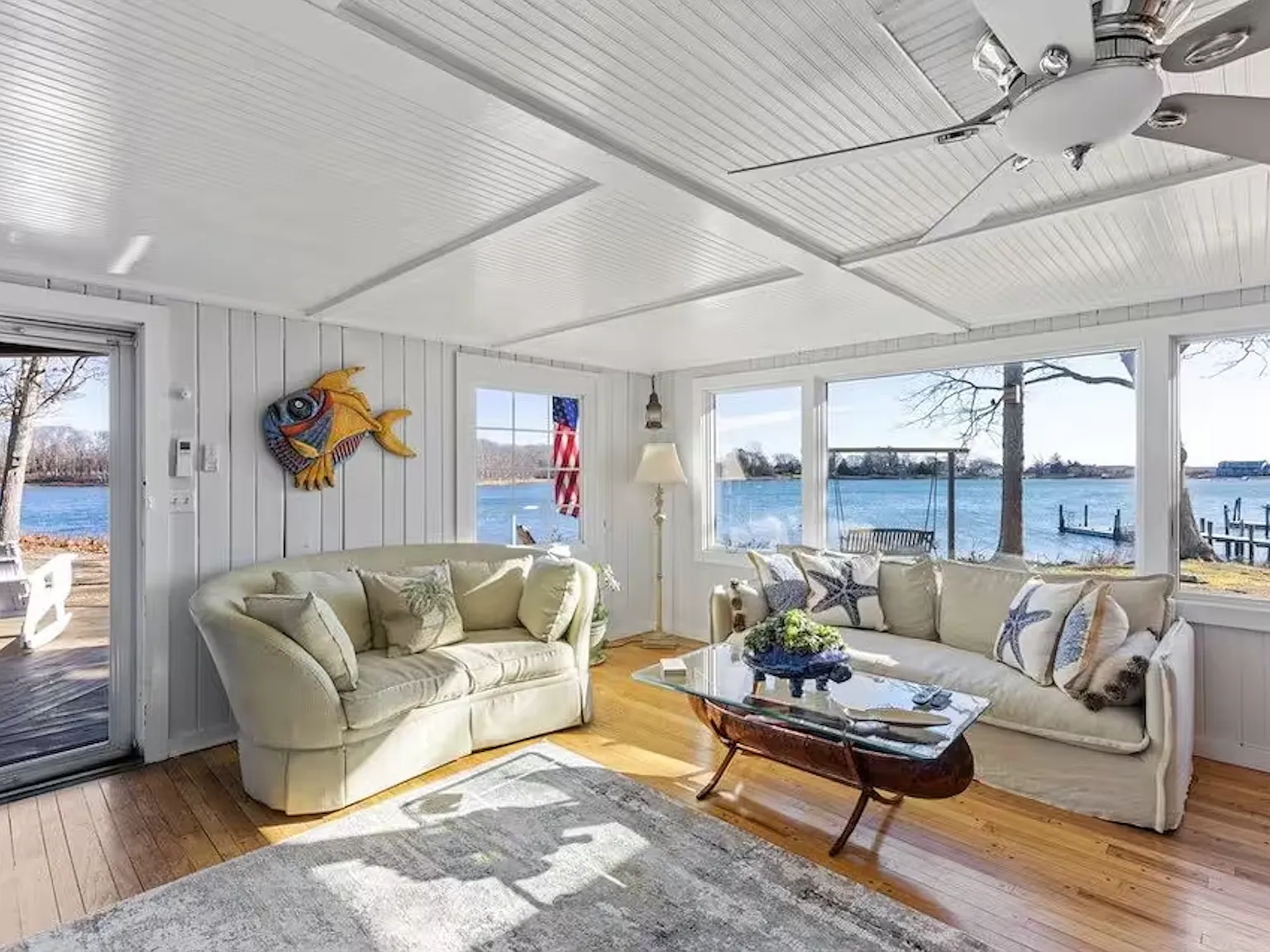 Perfect Waterfront Property For Family Summer in The Hamptons — Photo 4