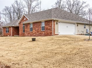 1 Mold Ln, Bella Vista, AR 72714