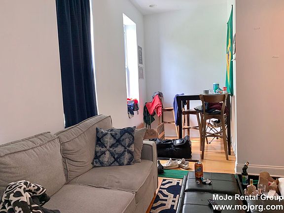 3rd image of 1517 W Cornelia Ave #3