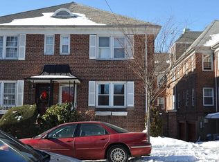 4208 208th St, Bayside, NY 11361