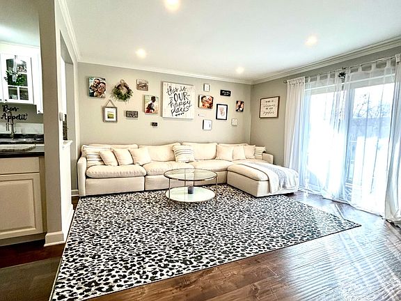 3rd image of 2407 N Kennicott Dr APT 2A