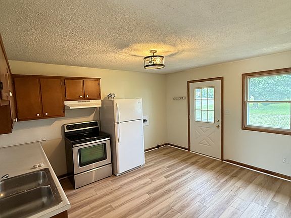 Plenty of space in the kitchen